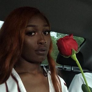 Meet your Posher, Shea